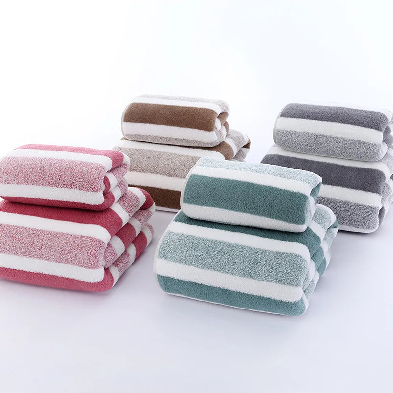 Serviettes de bain rayées douces, absorbantes et à séchage rapide