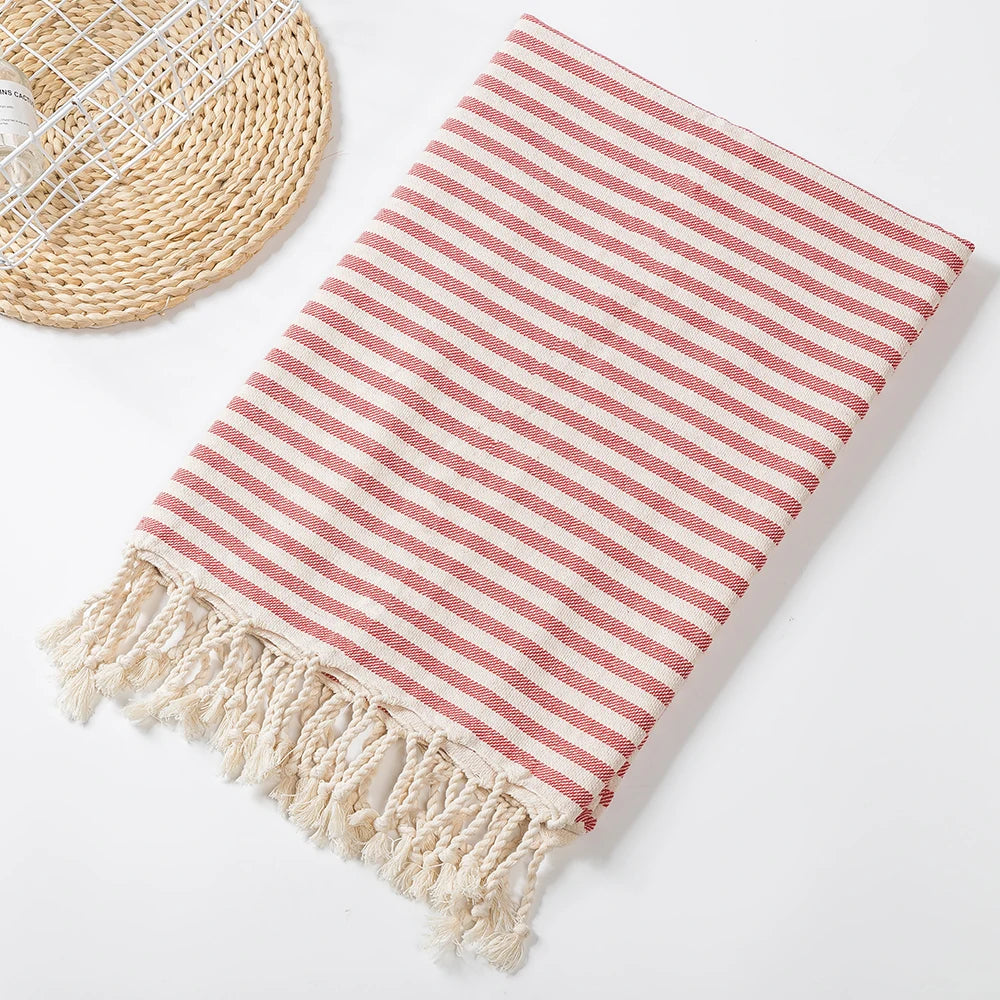 Serviette de plage rayée en coton avec franges, format 100 × 180 cm