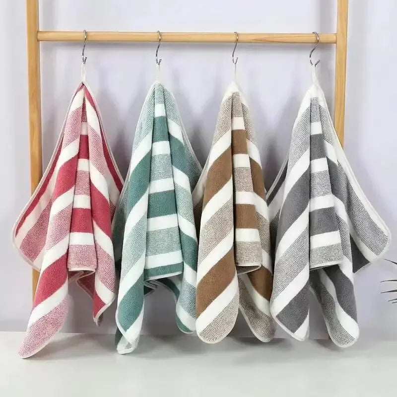 Serviettes de bain rayées douces, absorbantes et à séchage rapide
