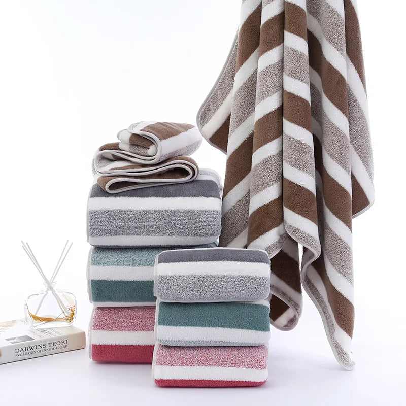 Serviettes de bain rayées douces, absorbantes et à séchage rapide