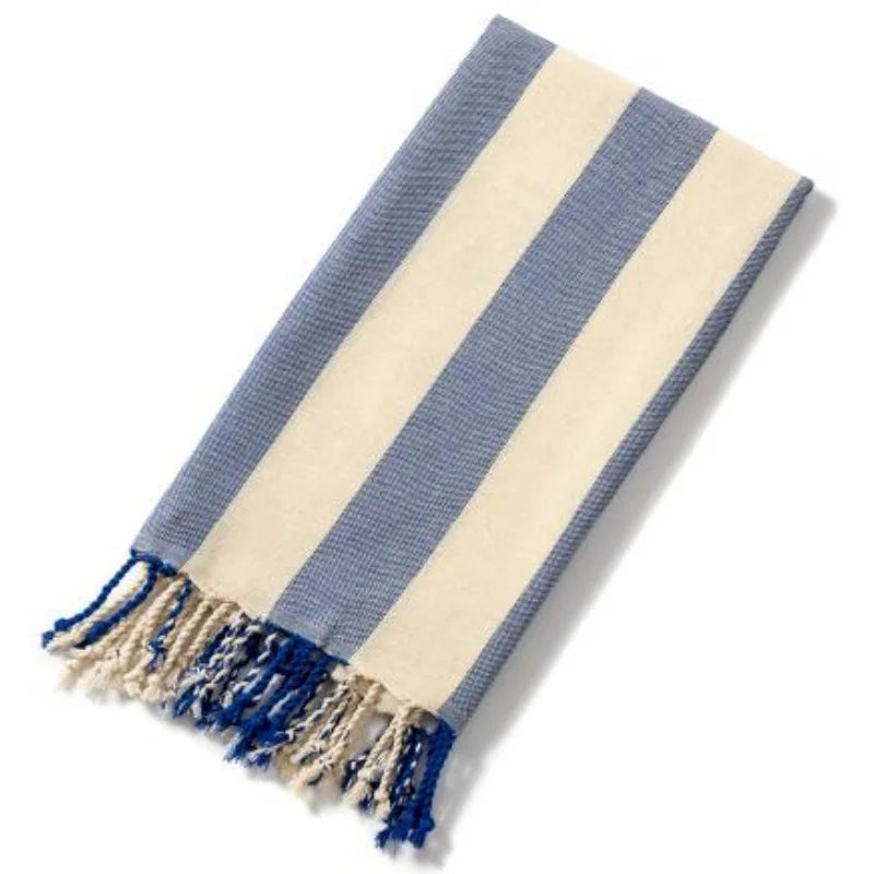 Serviette de plage en coton bleu à rayures