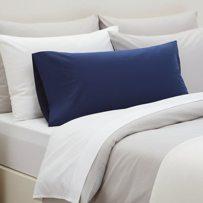 Taie d’oreiller unie en coton pour une chambre élégante
